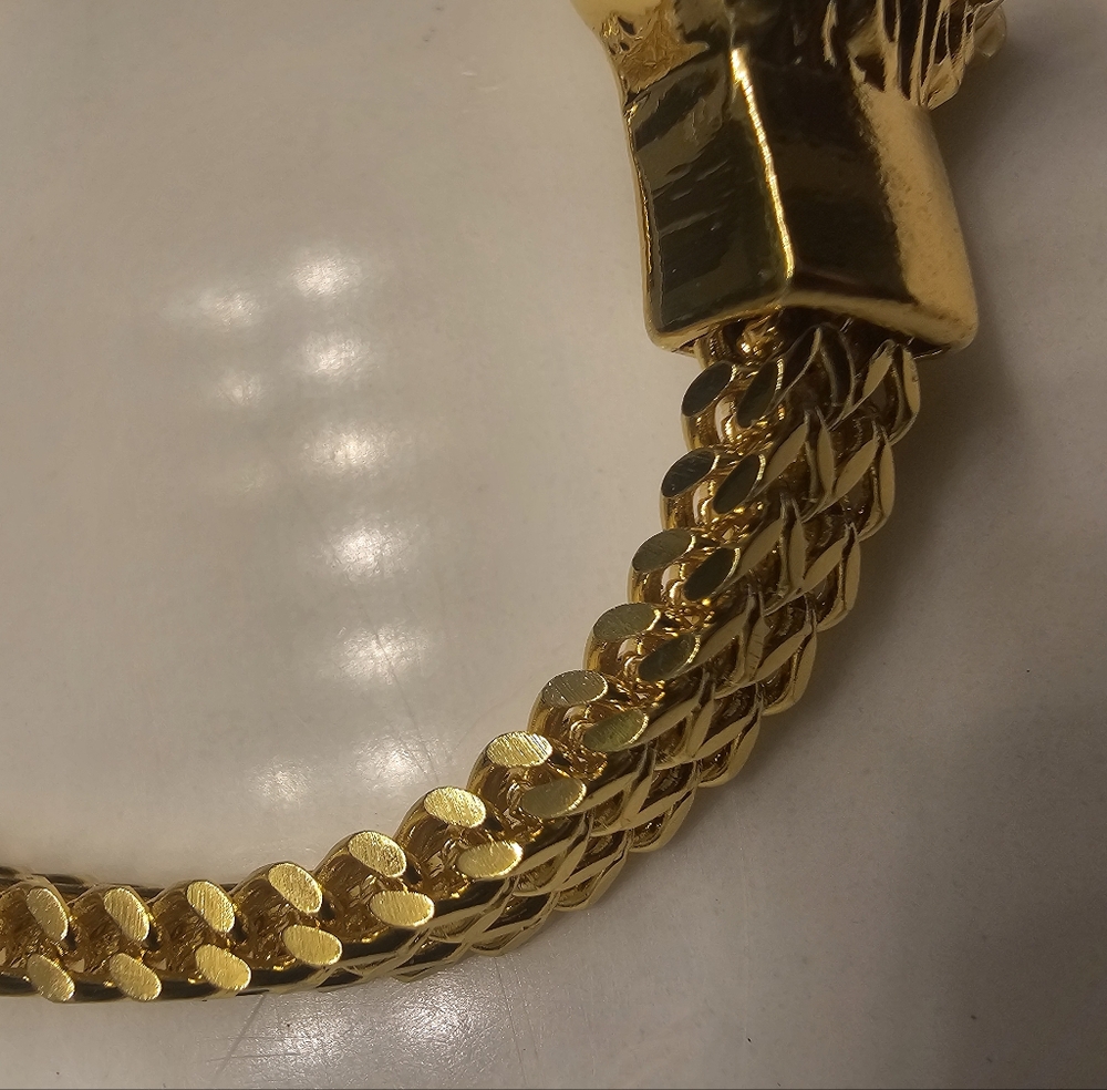 Lioness Gold Lion Head Chain Bracelet - Picture 7 of 16